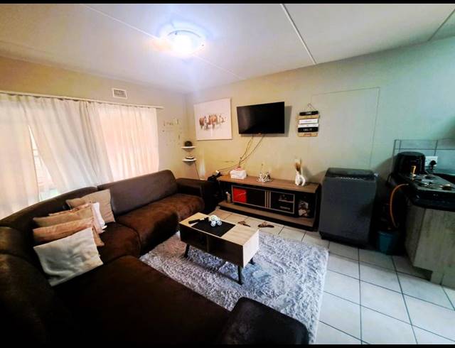 2 BEDROOM APARTMENT FOR SALE IN HEUWELOORD